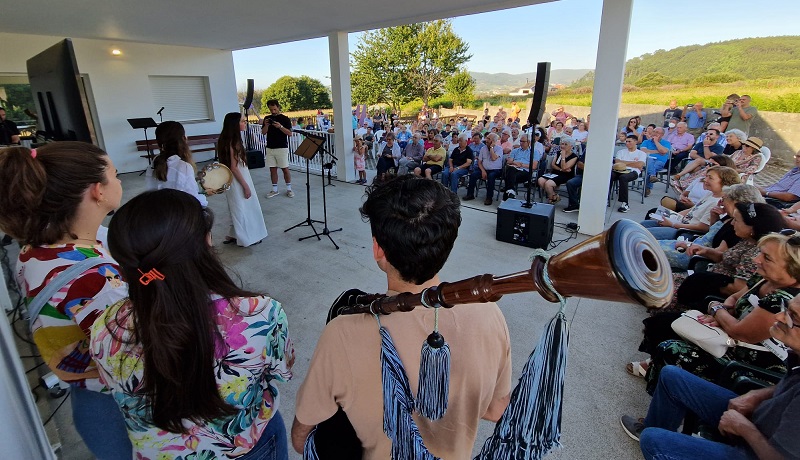 A Aldea do Couto participou no acto con poesa, msica e baile