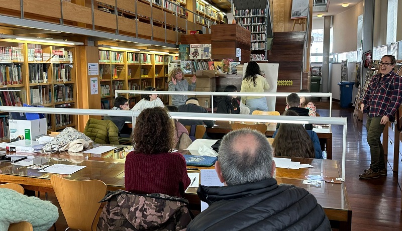 Taller de cmic na biblioteca da ra San Xon