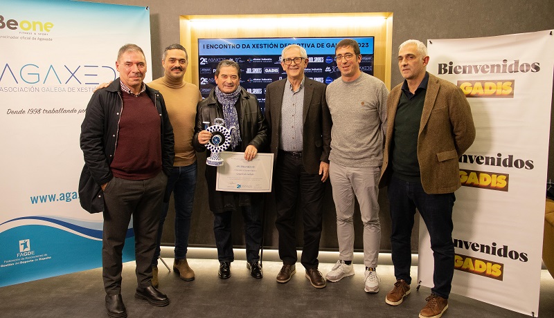 Na entrega do premio Agaxede quixemos contar con persoas que, desde o ambito tcnico ou poltico, tanto traballan ou traballaron polo deporte en Carballo