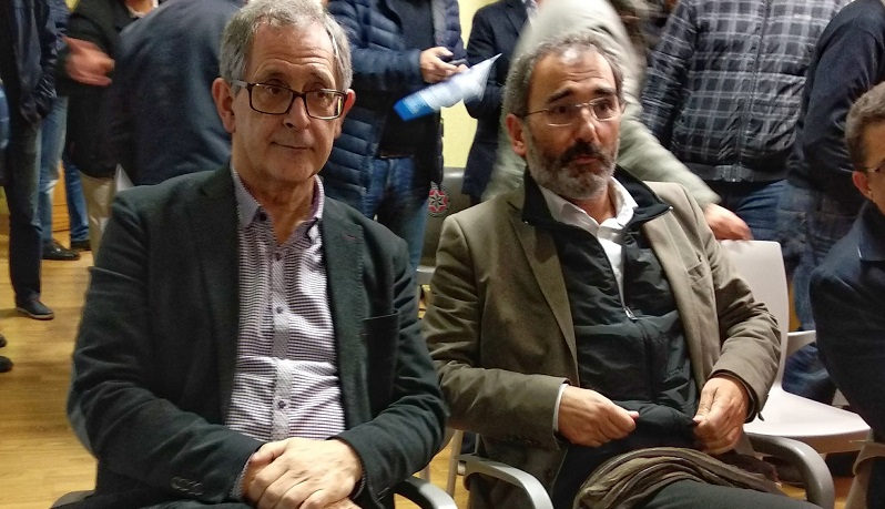 O alcalde, xunto a Alberto Sueiro, no acto