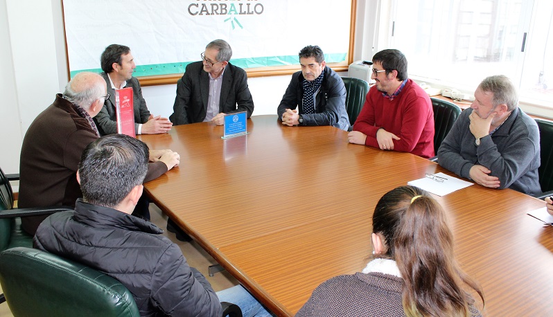 A recepcin tivo lugar na sala de xuntas do Concello de Carballo