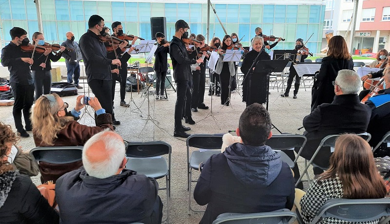 A voz de Gloria Pardines acompaou  Orquestra de Corda do CMUS